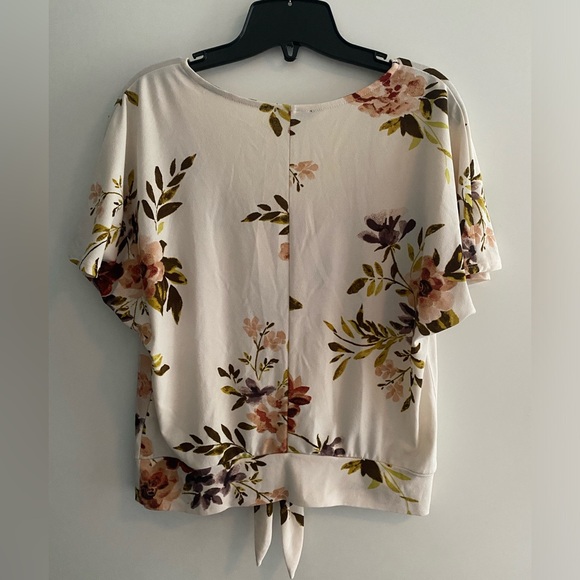 Floral blouse - Picture 2 of 3